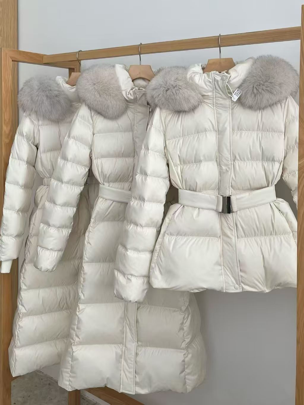 彧言 韩国东大门款腰带显瘦修身保暖长短款连帽90绒羽绒服女闺蜜