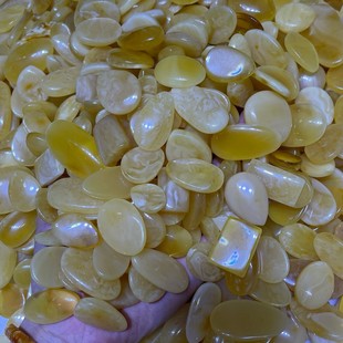 Songgang Factory Source Amber Beeswax Wholesale Yellow and White Flower Water Drops 2-5 Grams Full Product Live Broadcast Welfare Event