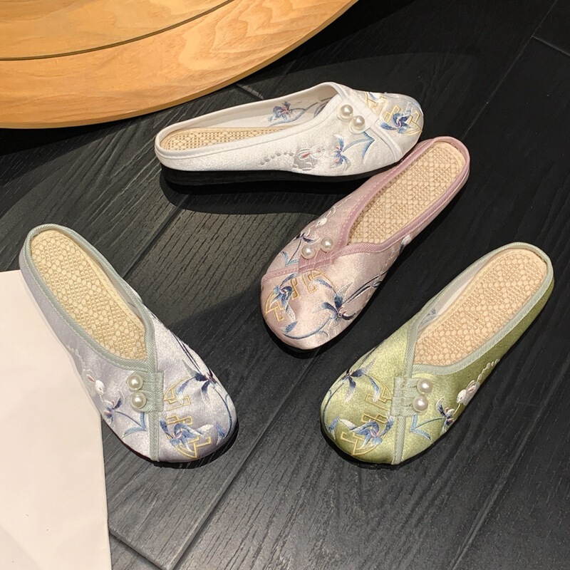 Summer Ethnic Style Baotou Slippers Women's Soft Bottom Chinese Elements Retro Silk Satin Cheongsam Ancient Chinese Clothing Shoes Women's Sandals