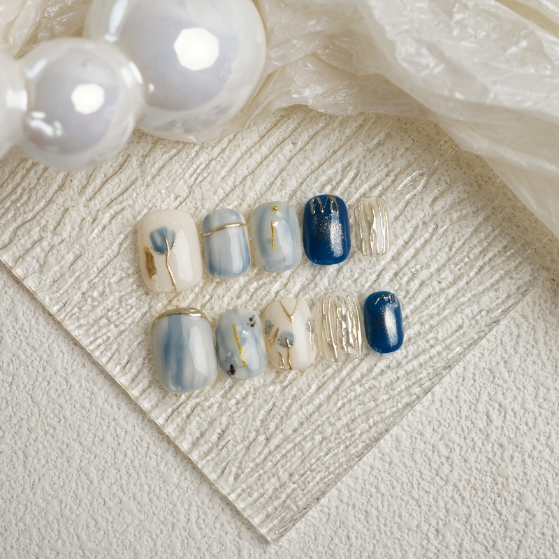 Hand-Wearing Armor Hand-Painted Blue Sizzy Flowers White High-Level Wearable Manicure Finished Nail Stickers Short