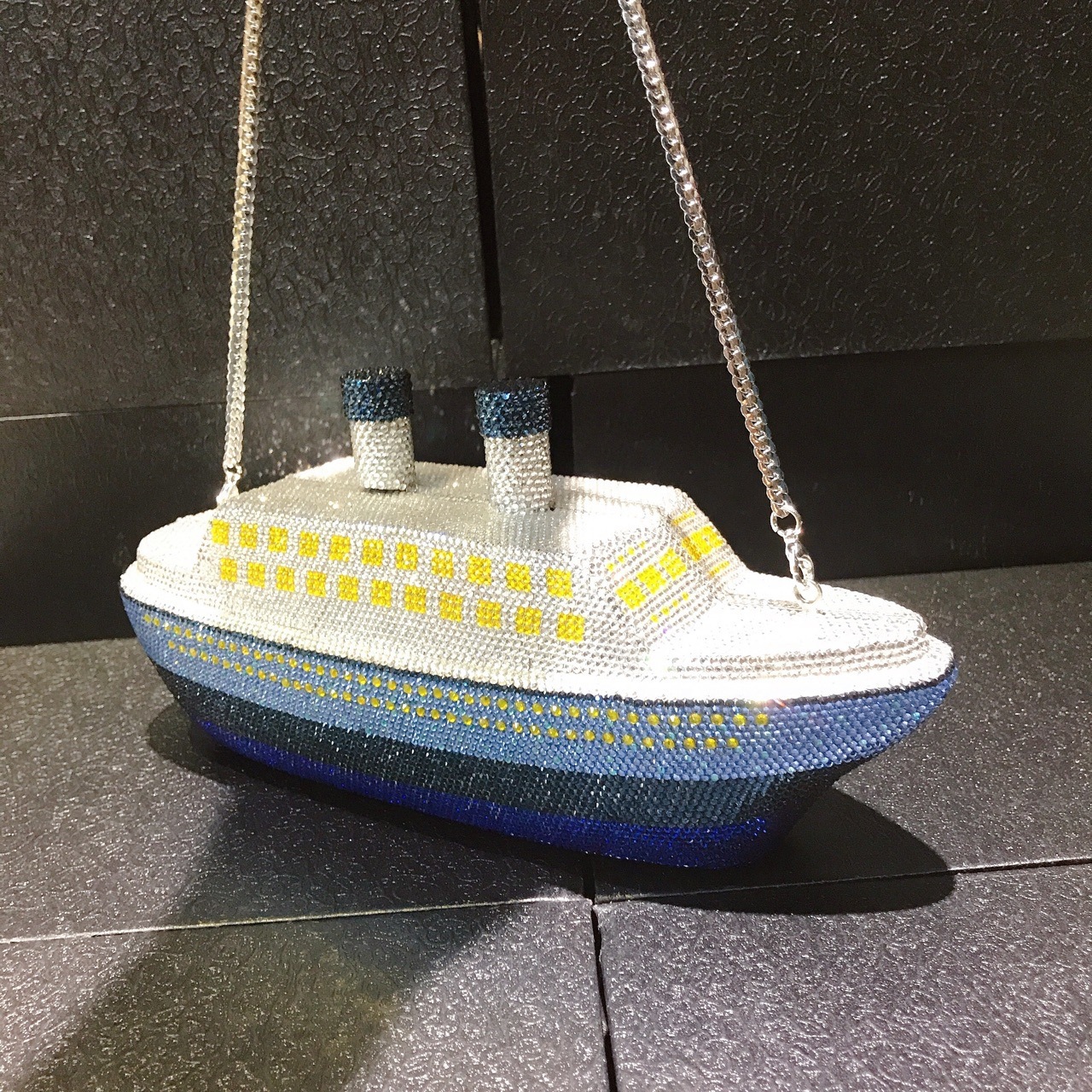 Fuente transfronteriza de cruceros estilo paquete de banquete de diamantes paquete de cristal de diamantes paquete de banquete personalidad bolso de mano de mujer