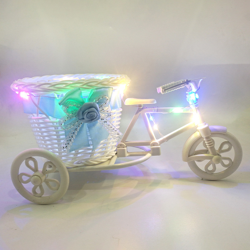 おもちゃの置物三輪車のレトロな鉄の芸の模型の置物のアイデアの車のシミュレーションのおもちゃの装飾品の工芸品|undefined