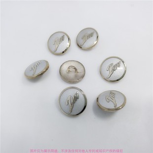 �Ͻ�ĥ��m����ĸ���� UM�����֙C��AirPods���b��N ����DIY����