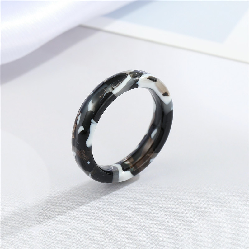 Nihaojewelry Retro Fashion Irregular Pattern Contrast Color Ring Wholesale Jewelry display picture 7