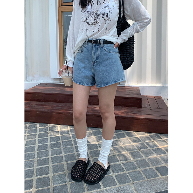 Huangyi Korean Casual Denim Shorts for Women Summer New Sexy A-Line Curled Wide-Leg Slim Hot Pants 520449