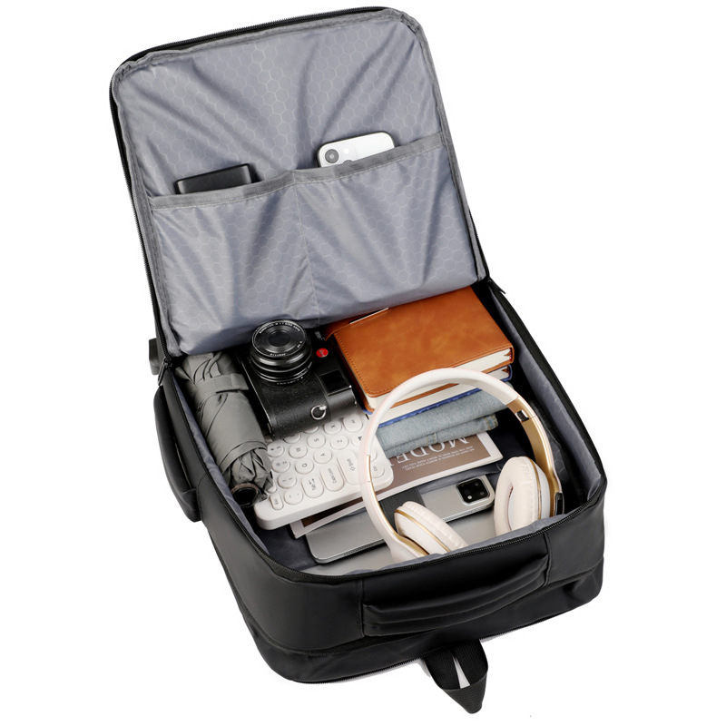 Mochila transfronteriza de nuevo estilo para hombre, bolsa de viaje multifuncional de moda, mochila para computadora de ocio de negocios antisalpicaduras