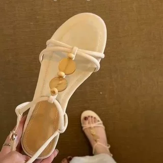 法式度假风细带露趾凉鞋女夏季新款串珠装饰轻便百搭配裙子凉鞋女