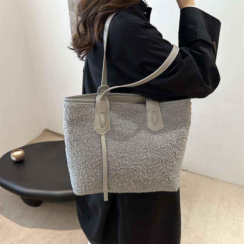 Bolso de lana de gran capacidad de mujer 2024 nuevo otoño invierno bolso de mano casual bolso de viaje de lana universal