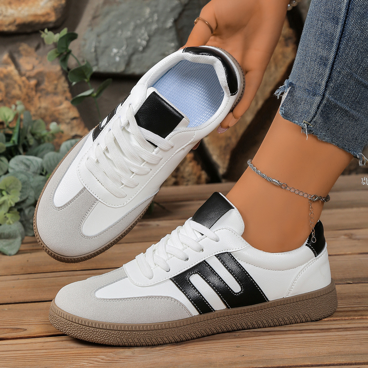Zapatos de entrenamiento de comercio exterior de mujeres 2026 primavera nuevos zapatos blancos con suela plana transpirables zapatos deportivos casuales zapatos de suela suave image 1