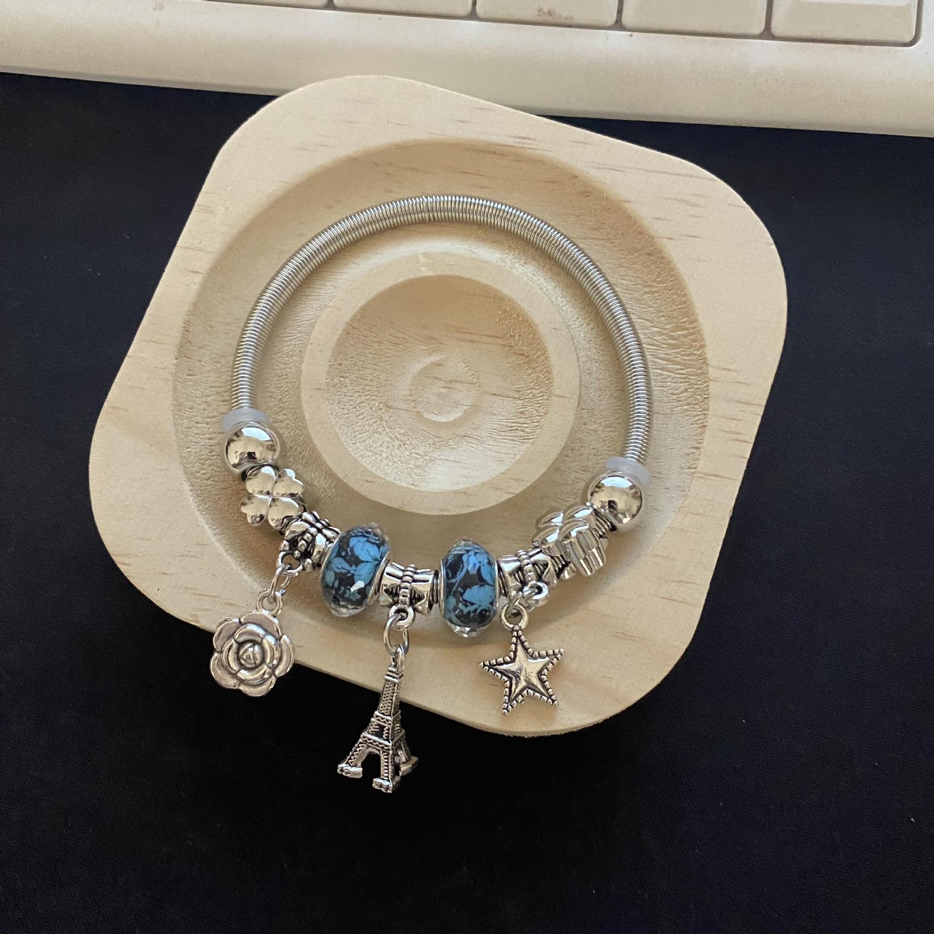 Pulsera de Acero Inoxidable Panjia Dora con Corazón y Oso, Pulsera Abierta con Cuentas para DIY, Joyería de Estilo Fresco, Éxito de Ventas en Amazon