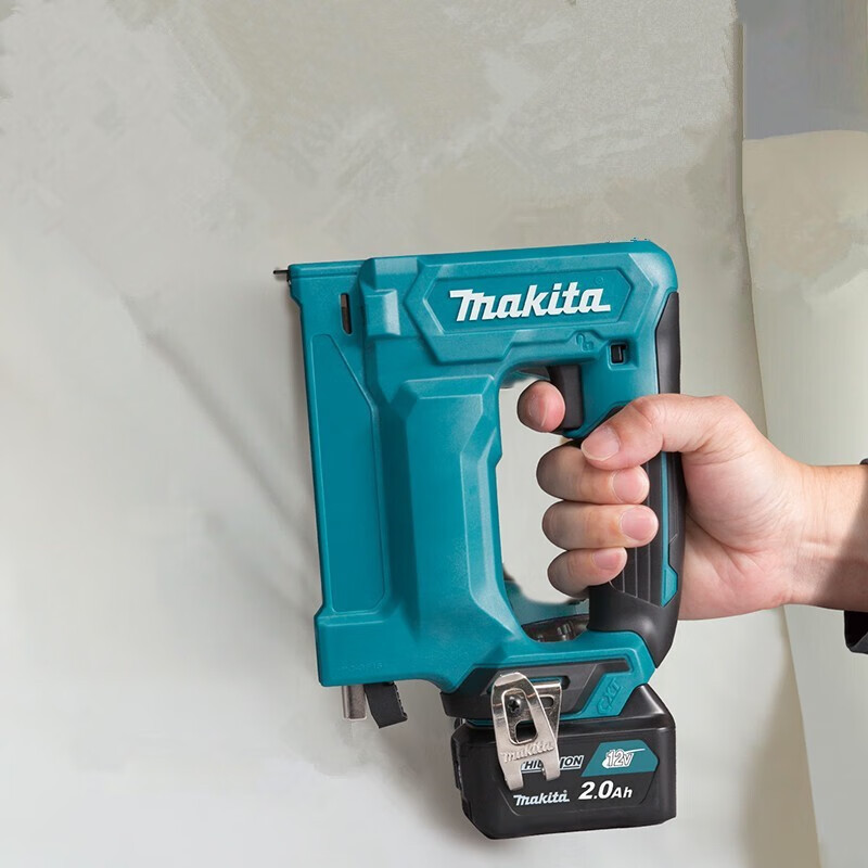 Japón de importación de Machida Machida pistolas de clavos 12V litio carpintero lanzador de clavos F30 clavos de aire herramientas neumáticas ST1