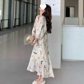 法式印花领连衣裙女2026春夏新款拼接小众气质时尚优雅过膝长裙