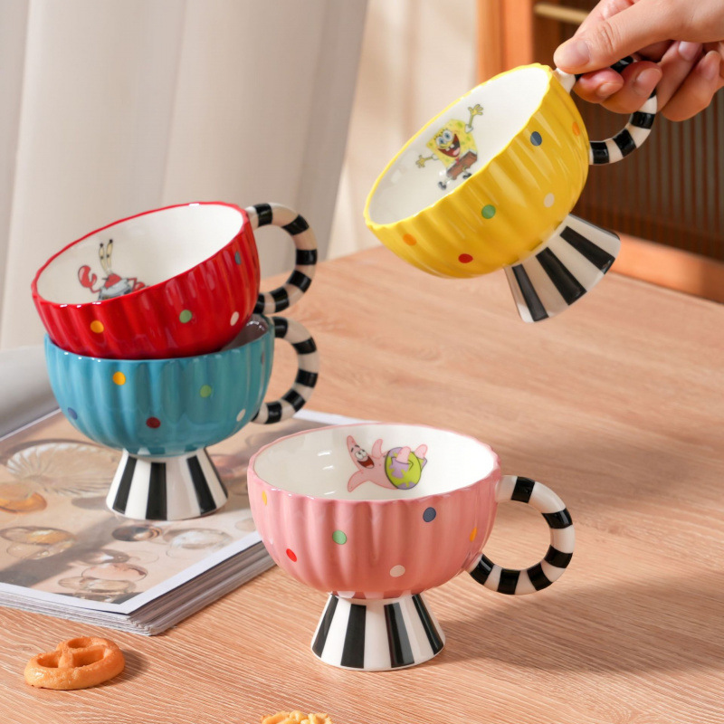 Tazas de cerámica de pies altos de Bob Esponja creativas onduladas tazas de agua a rayas manejo tazas de café de pareja para mujeres