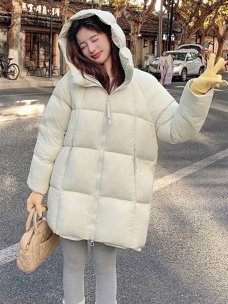 2025冬季新款泡芙感超柔90白鸭绒连帽羽绒服女中长款高充绒量外套