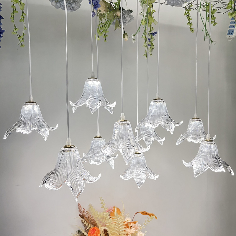 Diseño romántico tela decorativa nueva cadena de techo acrílico lámpara de lirio cristal fiesta de bodas bainia auditorio lirio