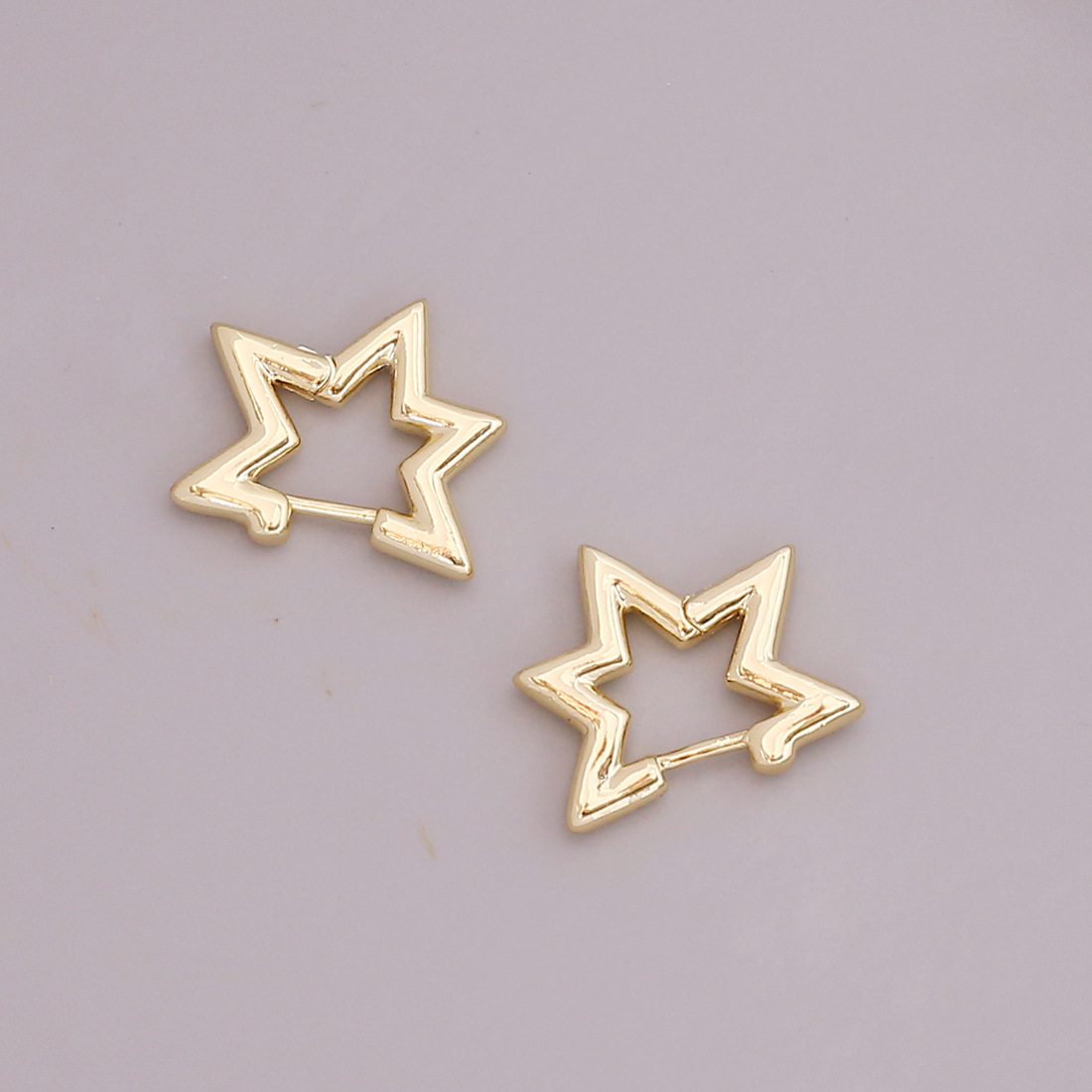 Europe And America Cross Border New Geometric Metal 18k Gold Earrings Simple Personality Gothic Stud Earrings Nightclub Earrings E360 display picture 4