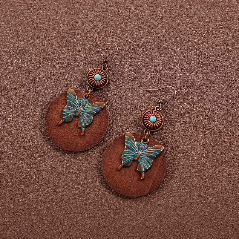 Gumi earrings style four