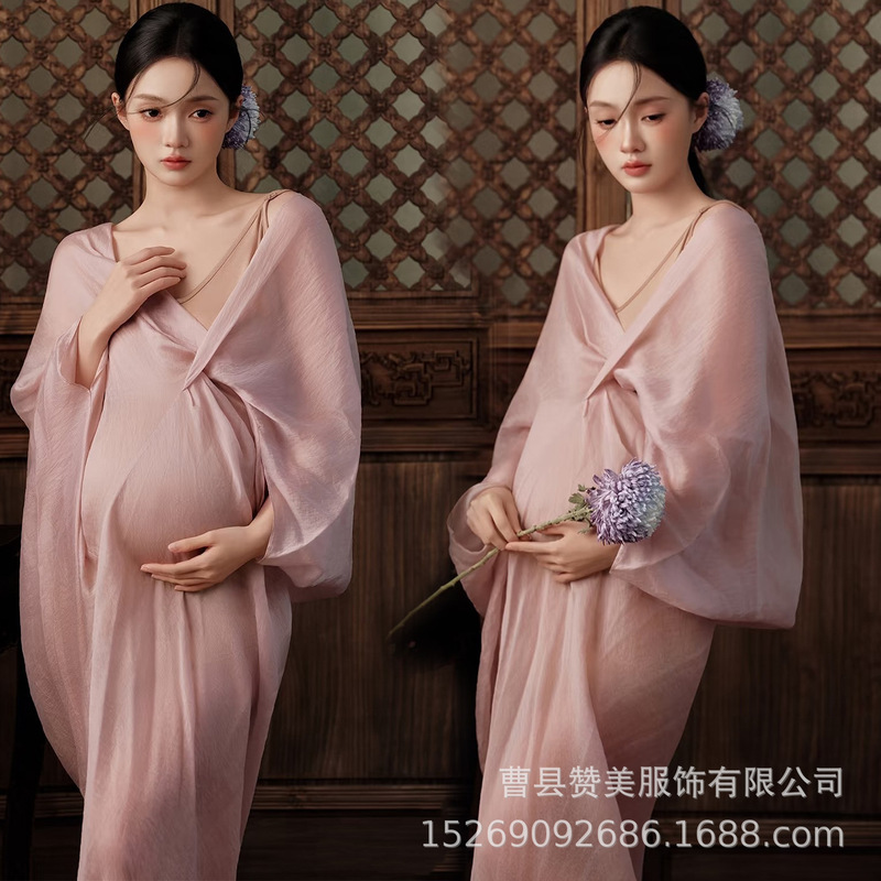 New Style Studio Maternity Photoshoot: Simple and Elegant Satin Fairy-Style Maternity Photography for Indoor Portraits at Home New Style Studio Maternity Photoshoot: Simple and Elegant Satin Fairy-Style Maternity Photography for Indoor Portraits at Home