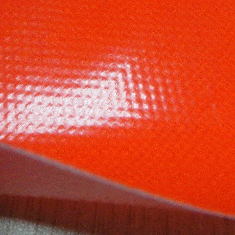 门幅1.5米0.55mm荧光红pvc夹网刀刮箱包布500D*500D*18*17