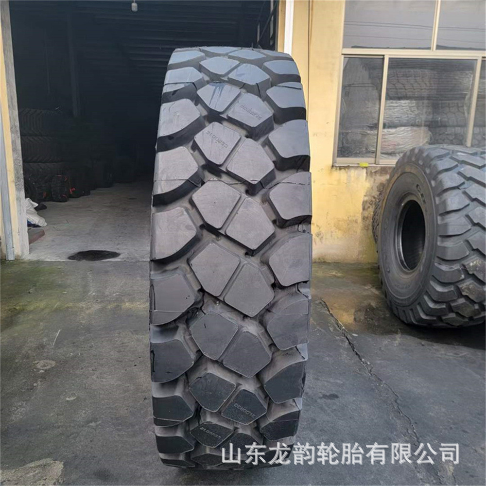 供应全钢子午线工程轮胎21.00R33矿山自卸车巨型矿山专用运输轮胎