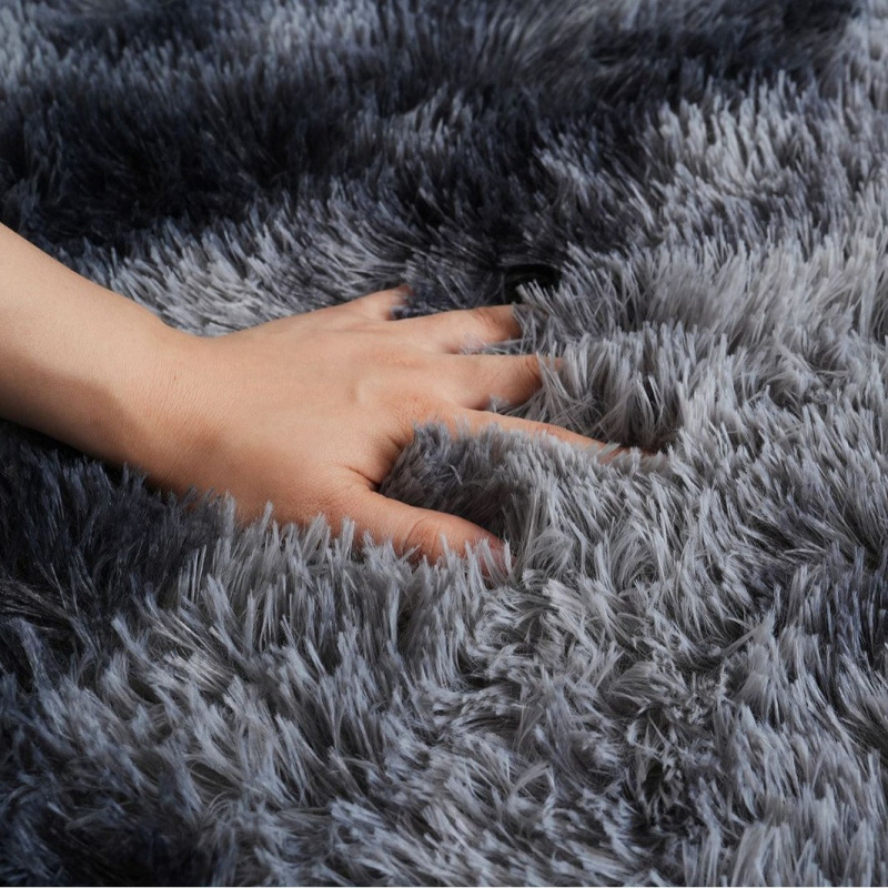 Gradiente nórdico teñido alfombra sofá dormitorio encantador rojo en línea con la misma habitación llena de ventana flotante al lado de la cama esterilla en stock