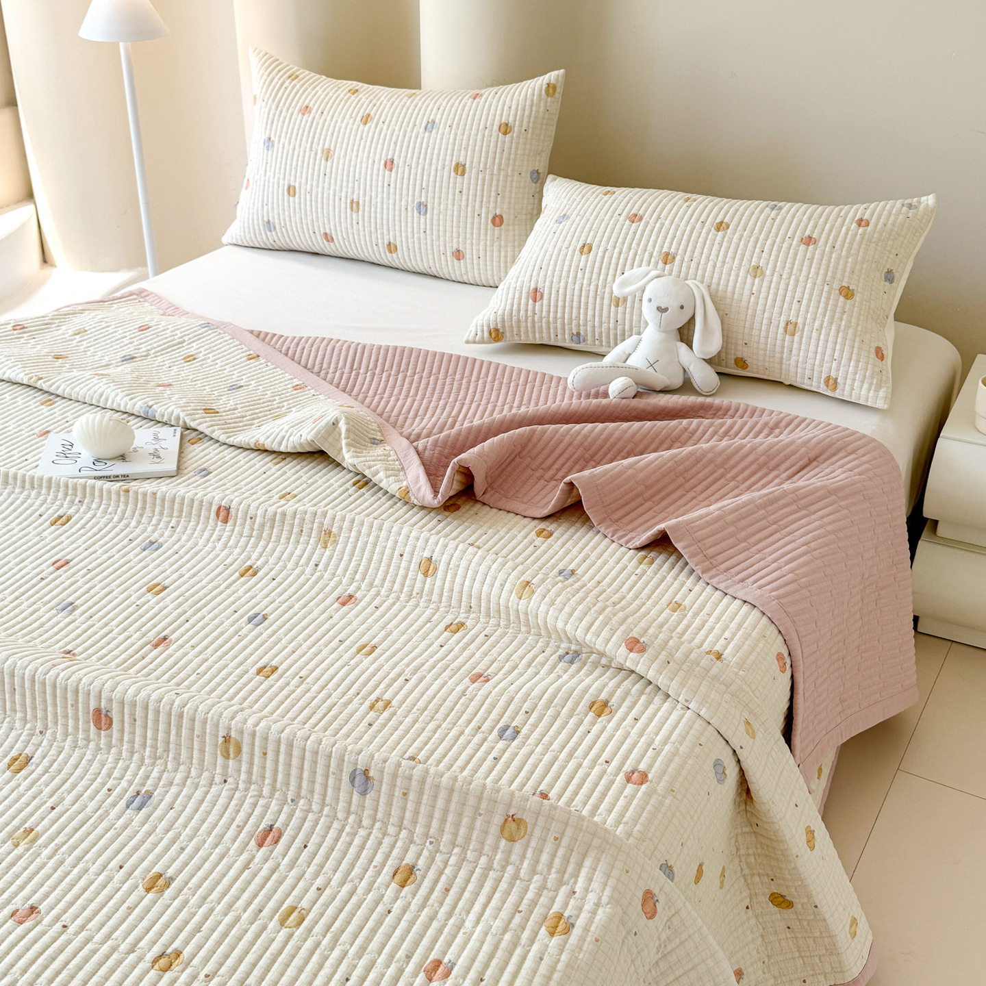 Class a Double-Layer Gauze Bed Cover, Suitable for All Seasons, Bubble Gauze Quilted Bed Sheet, Tatami Bed Sheet Three-Piece Set, Machine Washable
