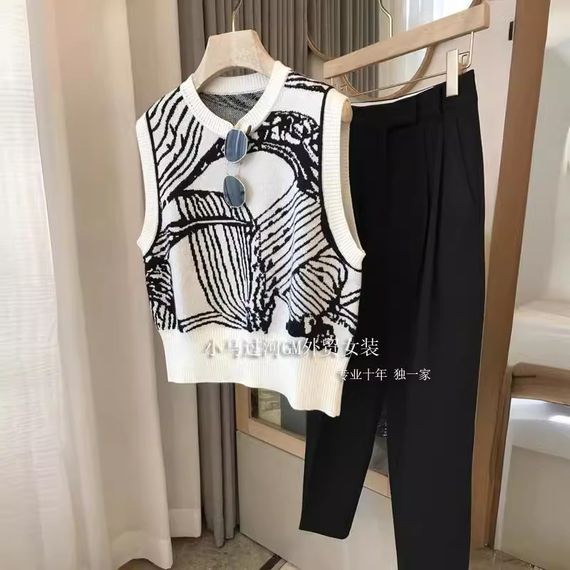 Spring fashionable trend retro knitted vest
