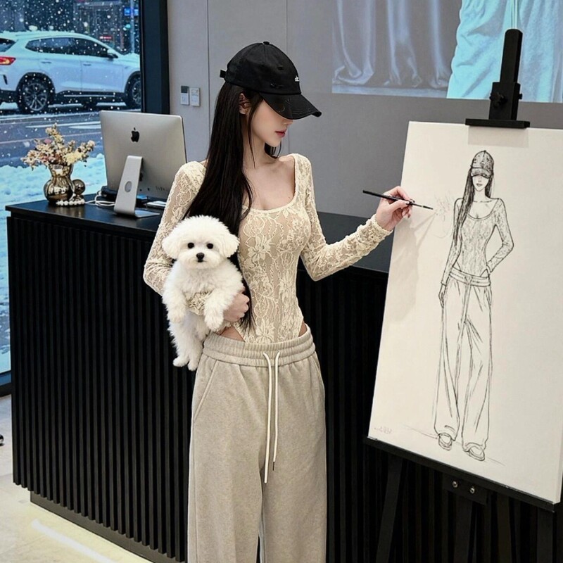 Hot Girl Style White Round Neck Long-Sleeved Lace Shirt for Women in Winter, Slim-Fitting Waist-Cinching Bottoming Shirt, Pure Desire Inner Wear One-Piece Top Hot Girl Style White Round Neck Long-Sleeved Lace Shirt for Women in Winter, Slim-Fitting Waist-Cinching Bottoming Shirt, Pure Desire Inner Wear One-Piece Top