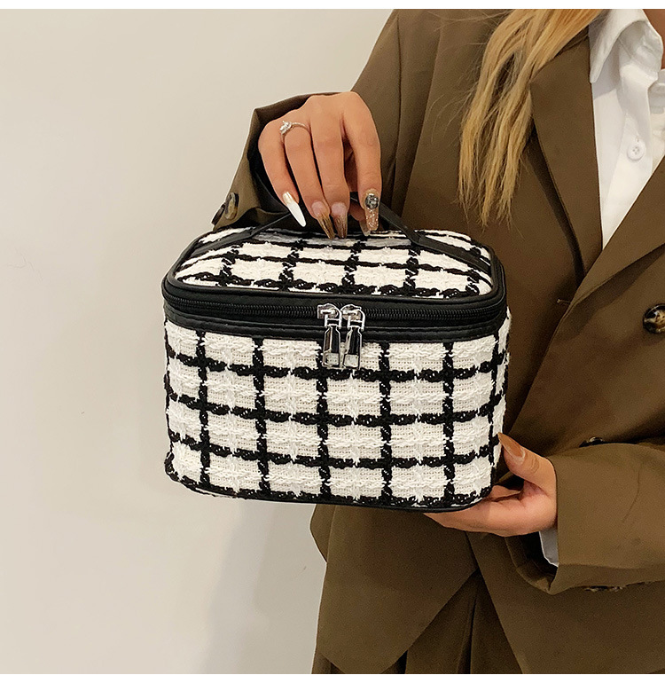 Streetwear Houndstooth Leopard Checkered Canvas Polyester Square Makeup Bags display picture 1