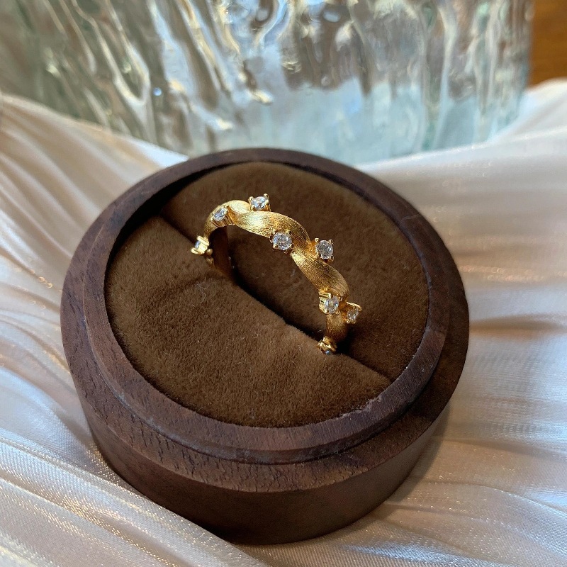 Vintage Style Botanical Diamond Ring Stackable Light Luxury_voghion.com