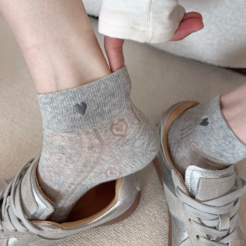 Thin Breathable Low-Cut Socks for Women, Summer Cool Heart-Shaped Hollow Invisible Socks, Non-Stuffy, Versatile Cotton Mid-Calf Socks Thin Breathable Low-Cut Socks for Women, Summer Cool Heart-Shaped Hollow Invisible Socks, Non-Stuffy, Versatile Cotton Mid-Calf Socks