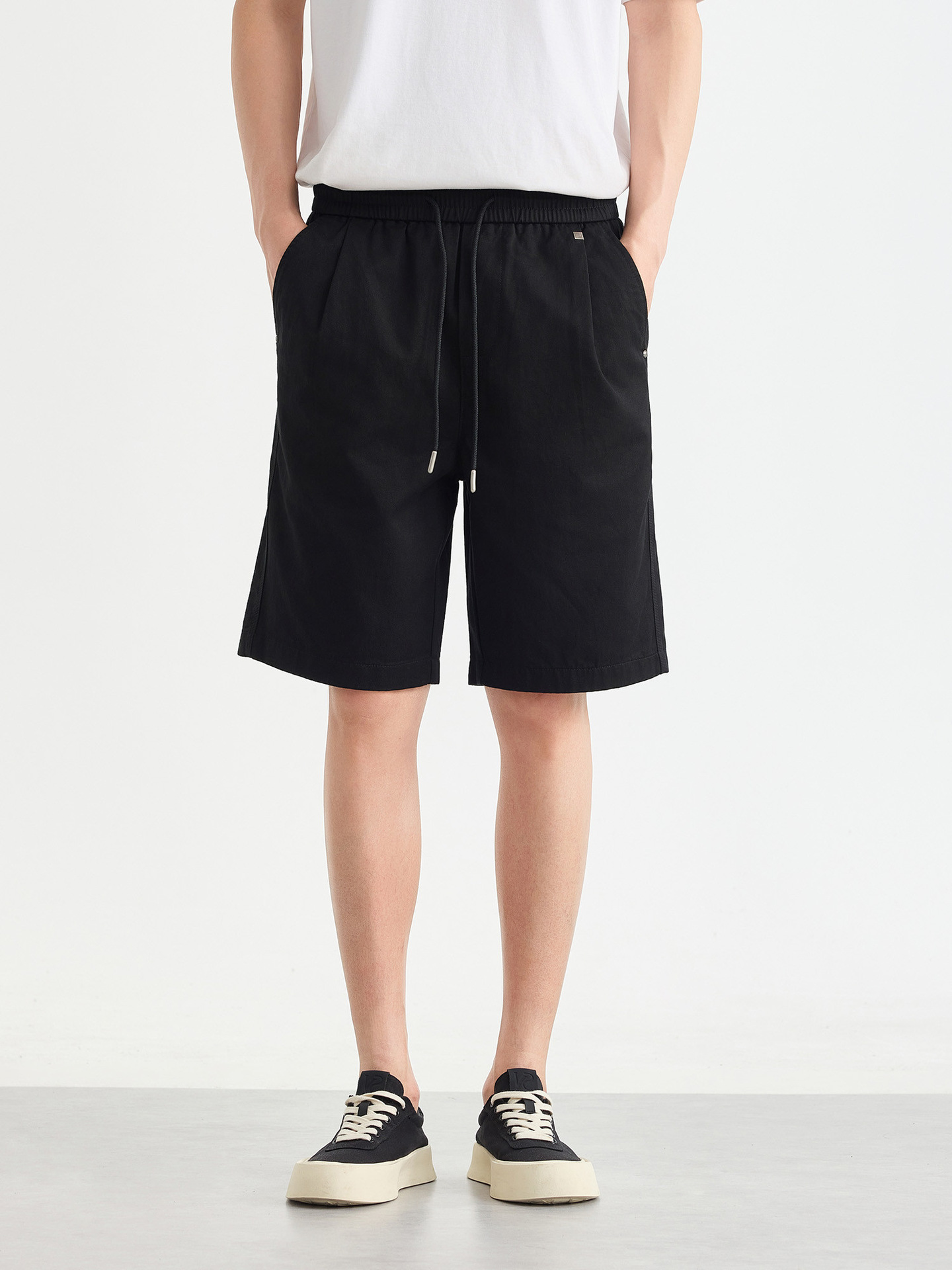 Quần short nam ống đứng dáng thẳng chất liệu cotton pha Lycra phong cách công sở — đen