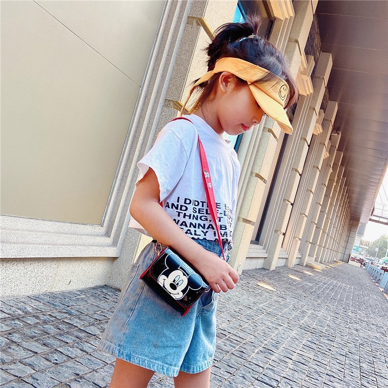 Bolsa de mensajero para niñas 2023 nueva moda pequeña bolsa de moda para niños pequeña bolsa de estilo occidental para niños y niñas mini cambio pequeña bolsa cuadrada