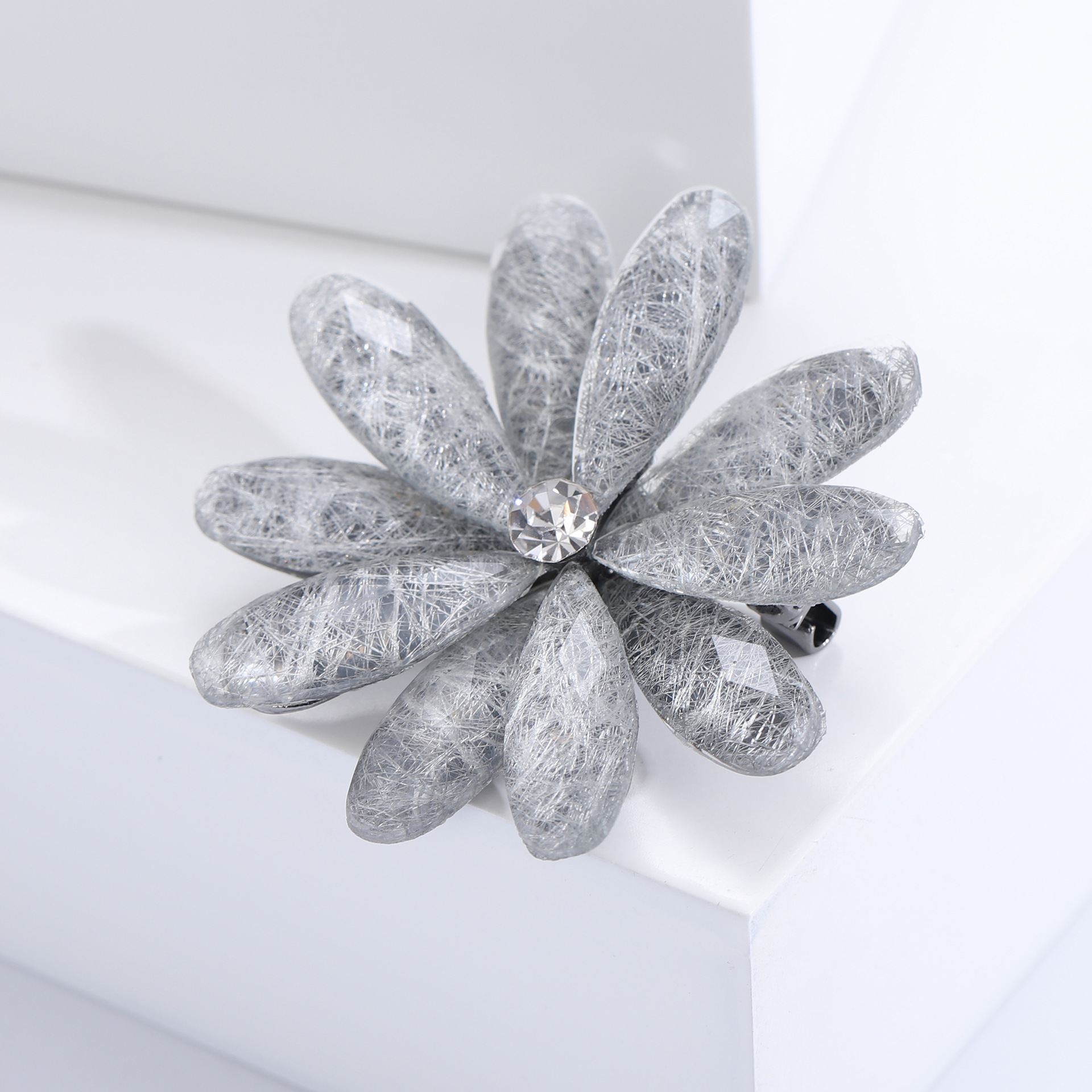 17g Weight Acrylic Inlay Material Brooches Classification Casual, Holiday, Banquet Occasion Alloy Material Flower Pattern All Seasons Season Women's Gender Inlay Design Simple Style Style Simple Style Pin Flower Alloy Inlay Acrylic Women's Brooches 29