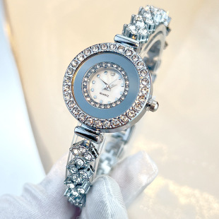Diamond-encrusted glass reflective mirror luxury rhinestone cross-border hot-selling high-end ladies quartz watch manufacturers