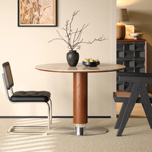 ���ݺ��s�S���A�����ò�������һ���йŶ�ʯ�Ұ�A�Ό�ľ�Ұ����