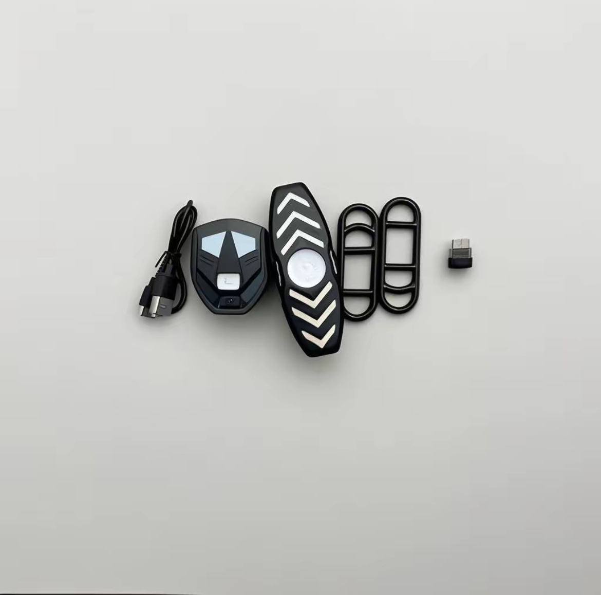 Nuevo control remoto de bicicleta luz de dirección luz trasera USB carga montaña impermeable luz trasera de montaña luz de alarma