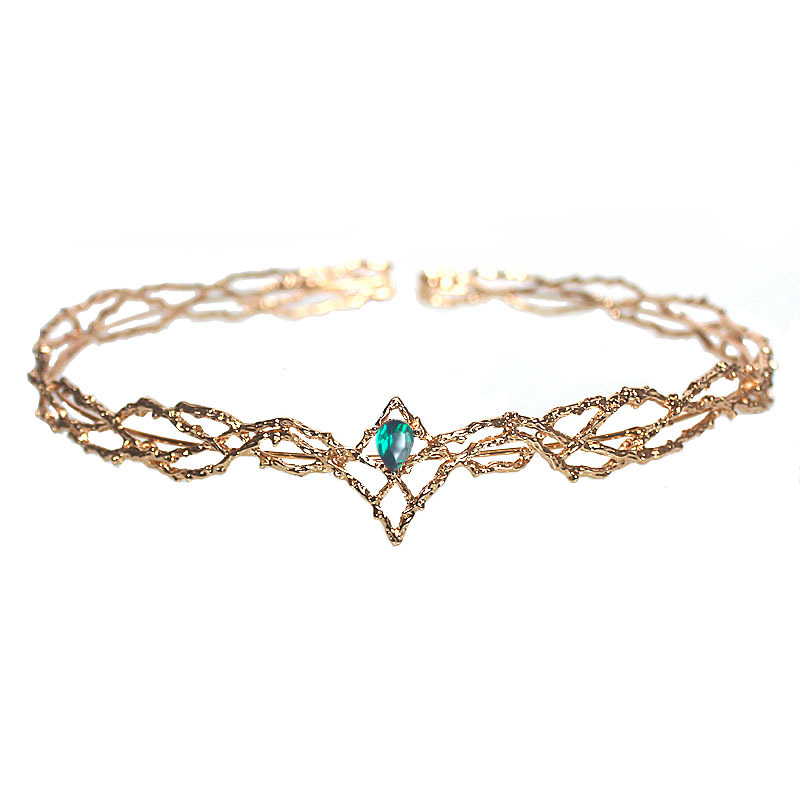 The Hobbit Elf King Serendil has large round crown with golden design and a diamond studded headband_voghion.com