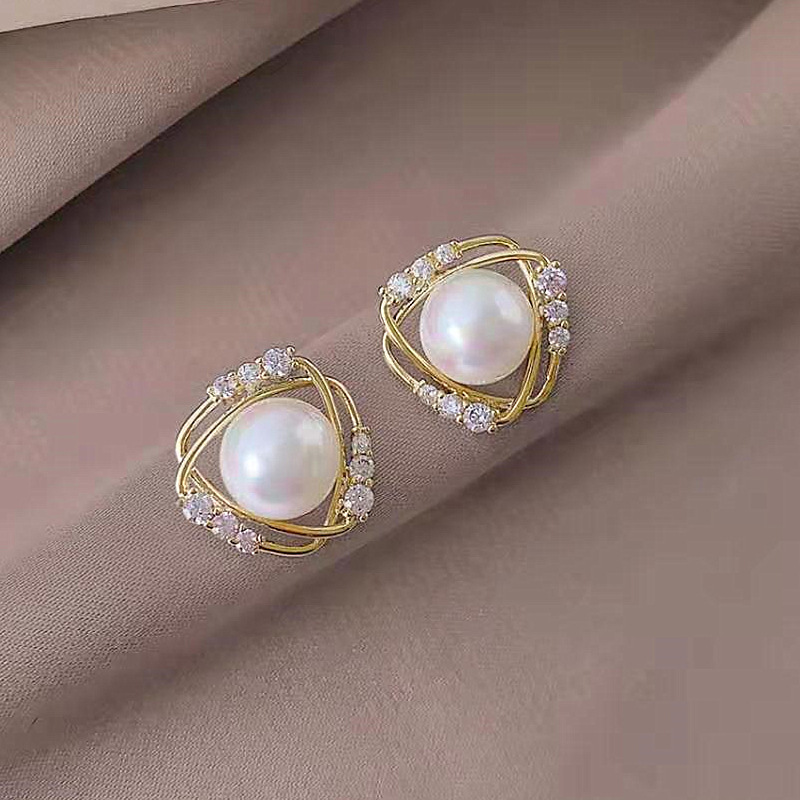 Fashion hollow triangle diamond earrings wholesale