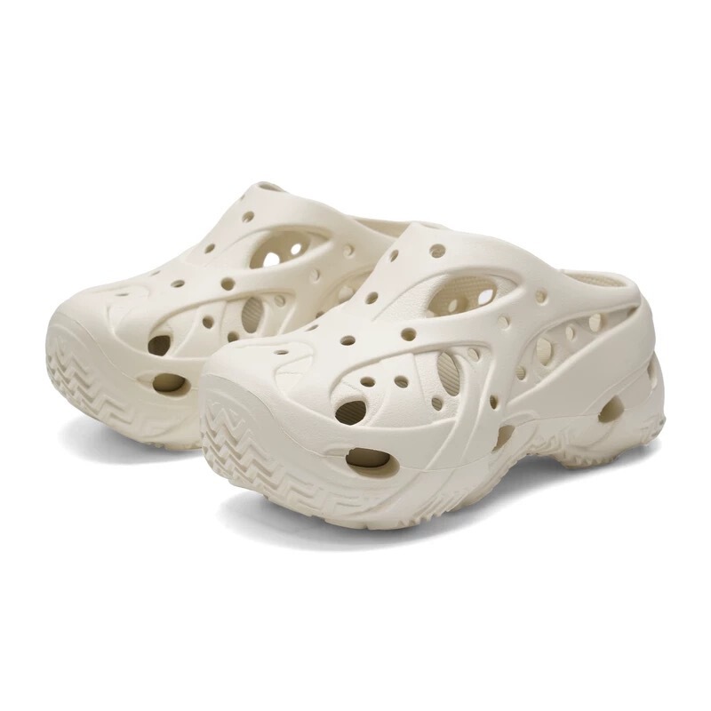 Cross Coral Hole Shoes for Men and Women 2026 Summer Couple Beach Non-Slip Breathable Outdoor Sandals Wholesale