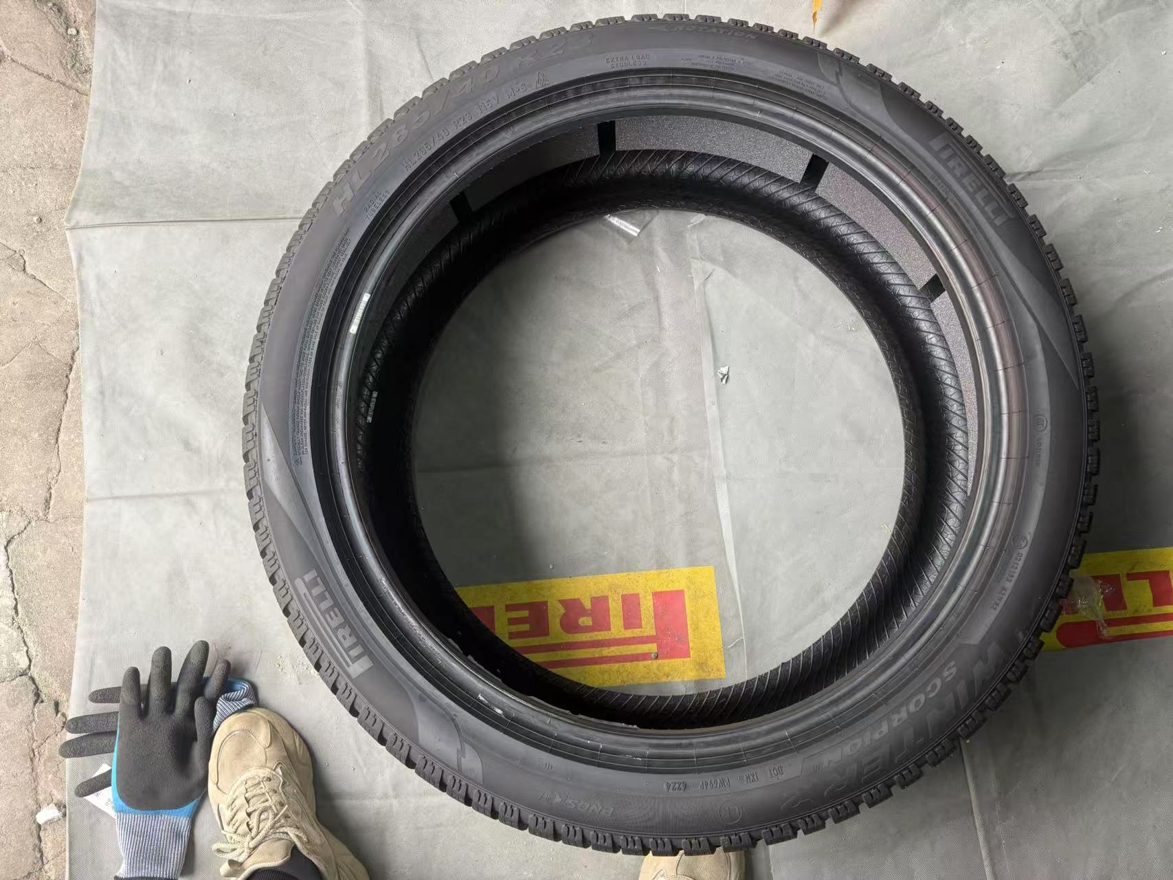 285/40R23* Tiger Range Rover 23inch Original Imported Winter Tires Snow Tires in Stock Imported from the Uk