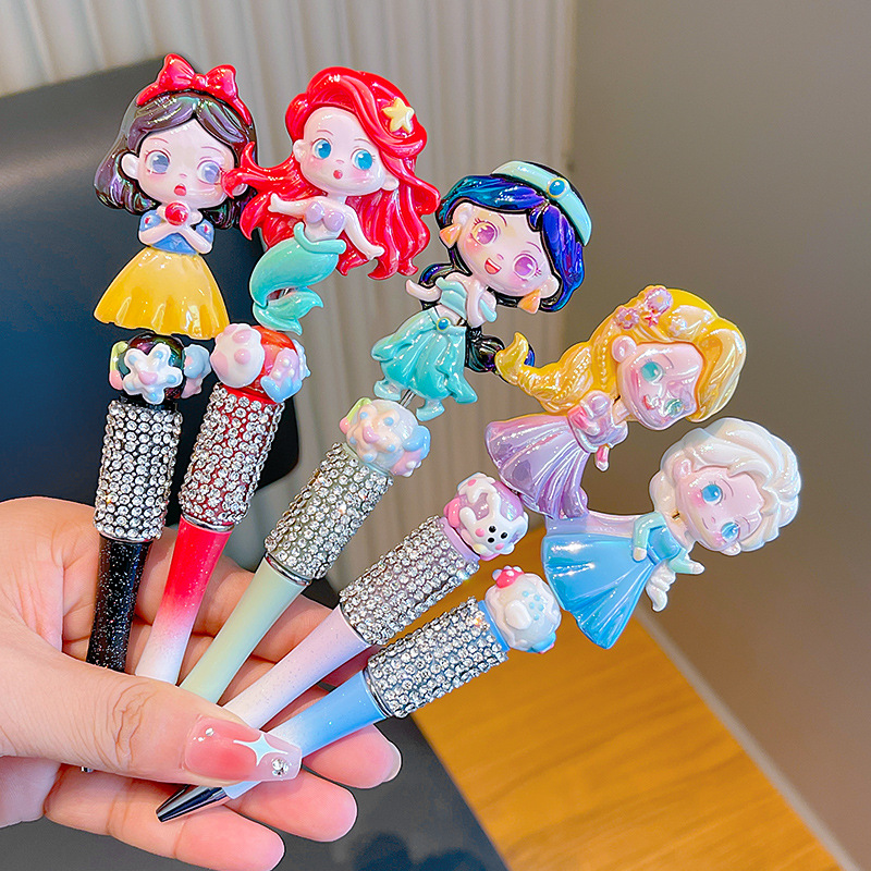 Bolígrafo negro muñeca dibujos animados DIY bolígrafo creativo diamante Snowflake princesa Elsa papelería infantil de color