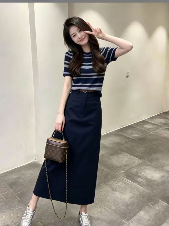 Cross-Border Korean Style Commuter Style Striped Short-Sleeved Sweater for Women Summer New High-Waisted Navy Blue Skirt Two-Piece Set