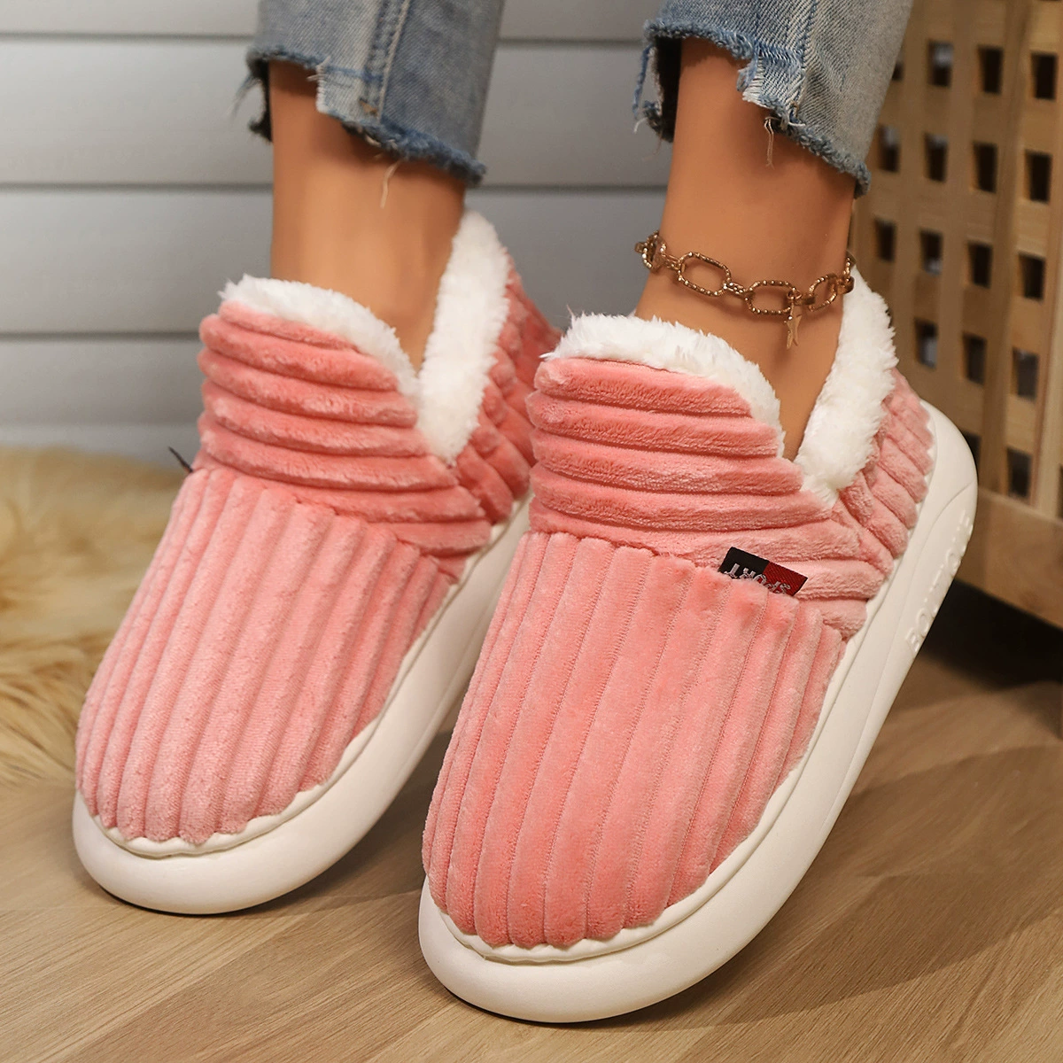 2024 зимняя сумка и хлопковые тапочки мужские толстые подошвы домашняя пара нескользящая теплая мужская и женская хлопчатобумажная обувь