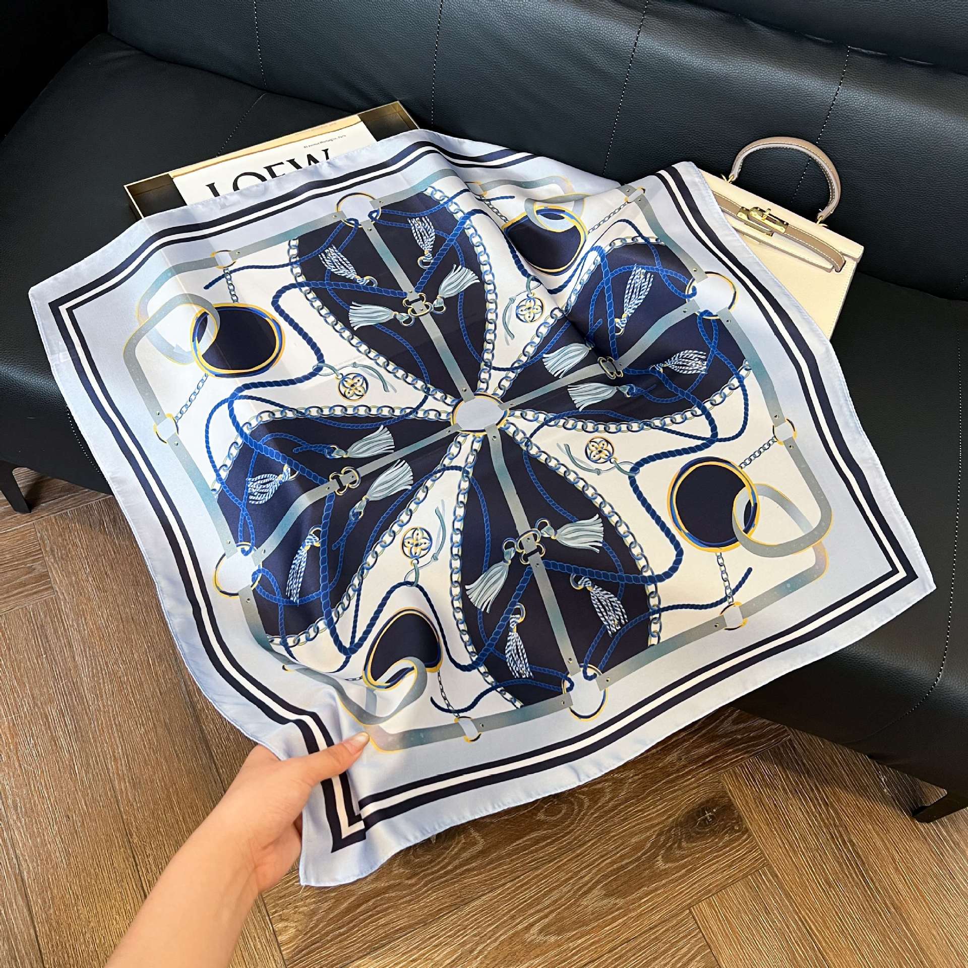 Transfronterizos nuevos bufandas de seda azul de alto nivel de seda cuadrada de simulación bufandas de moda de decoración de moda de combinación bolsa correa de pelo bufandas profesionales