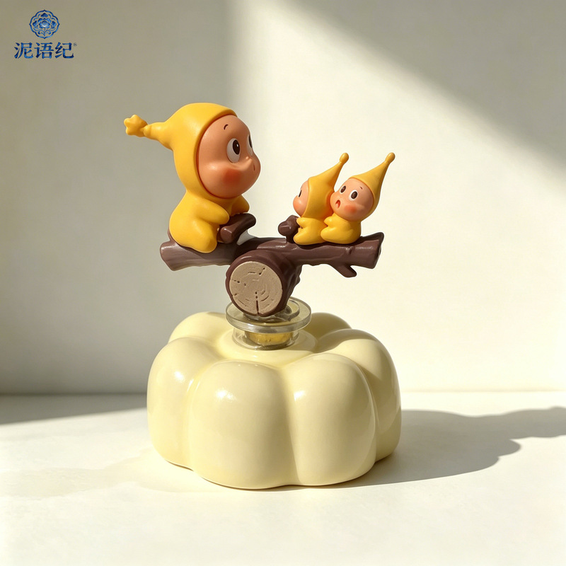 Jingdezhen Ceramic Rotating Star Man Creative Ornament Cute Desktop Car Decoration New Gift Hot Sale Jingdezhen Ceramic Rotating Star Man Creative Ornament Cute Desktop Car Decoration New Gift Hot Sale