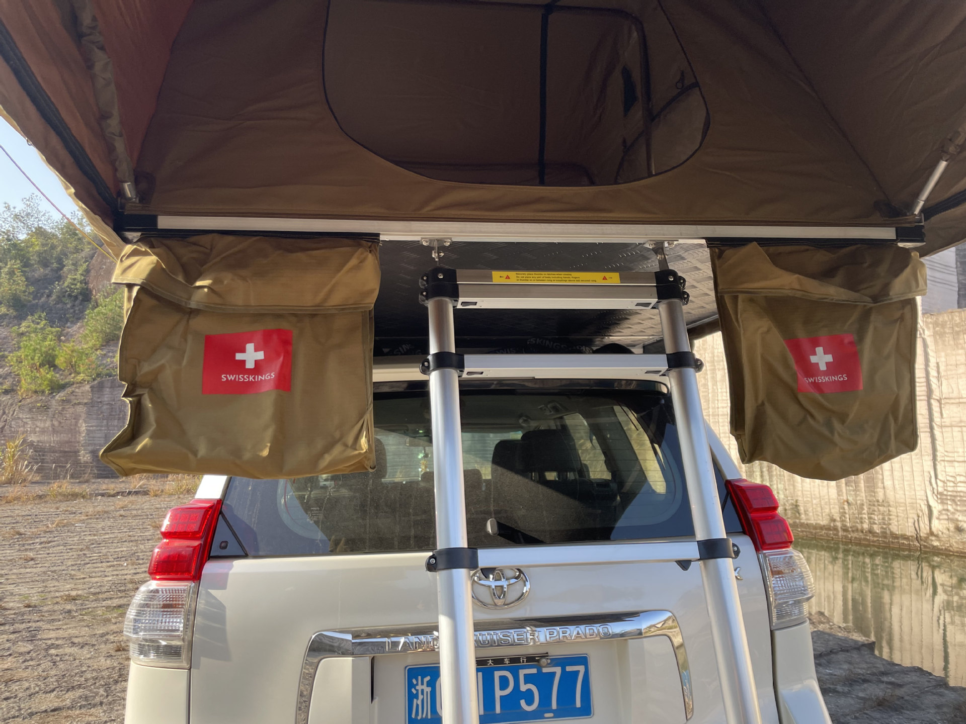 Leftover Foreign Trade Stock with Tags, Sold Out with No Restock, Outdoor Off-Road, Various Sizes, Long Car Roof Tent, Portable Car Tent