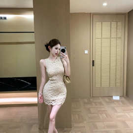 法式轻熟风镂空蕾丝连衣裙女夏季修身显瘦气质清新高级感包臀短裙