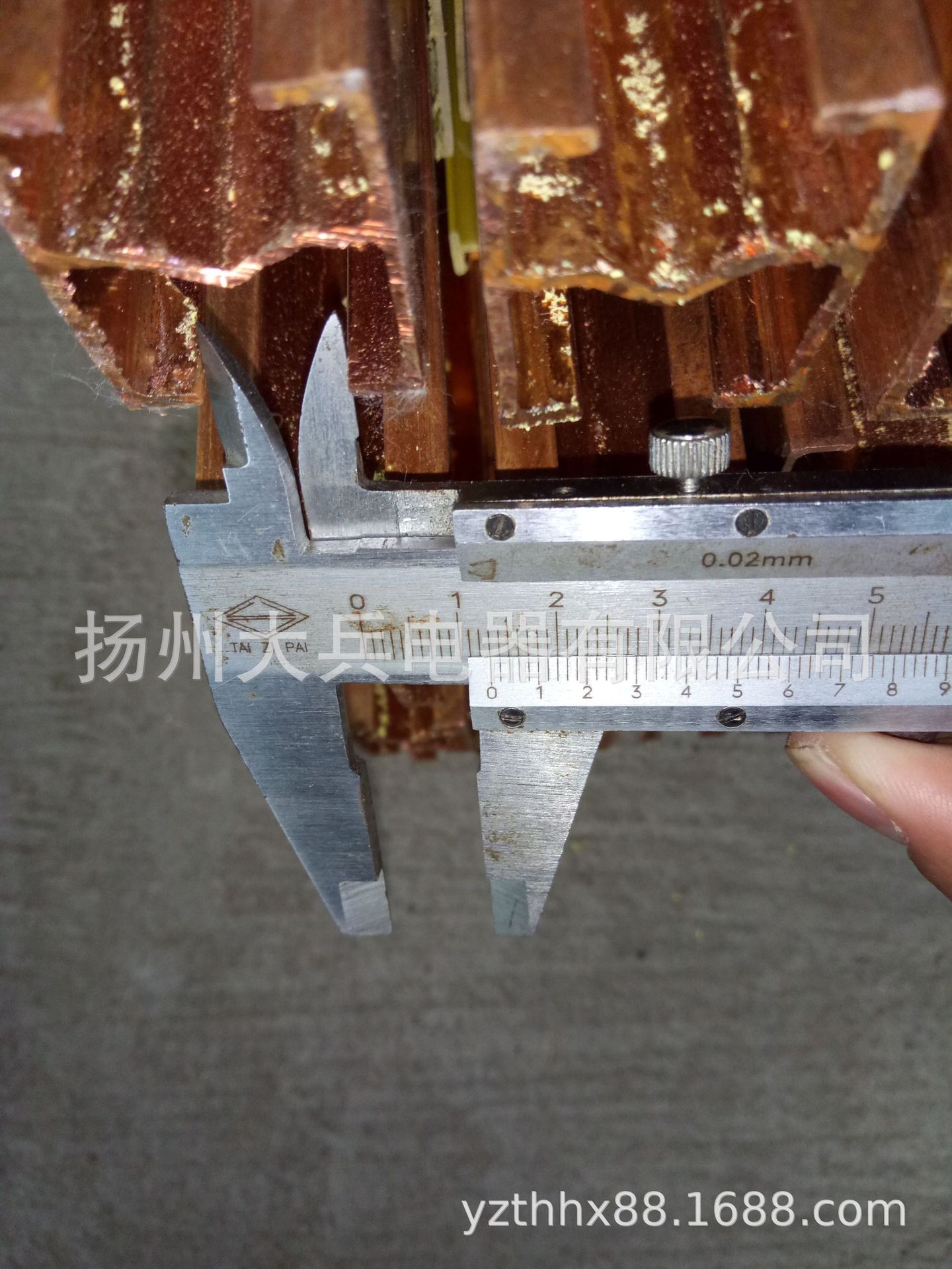 安全滑触线JDC-TH250/700,悬吊架，连接器，端帽，角钢支架