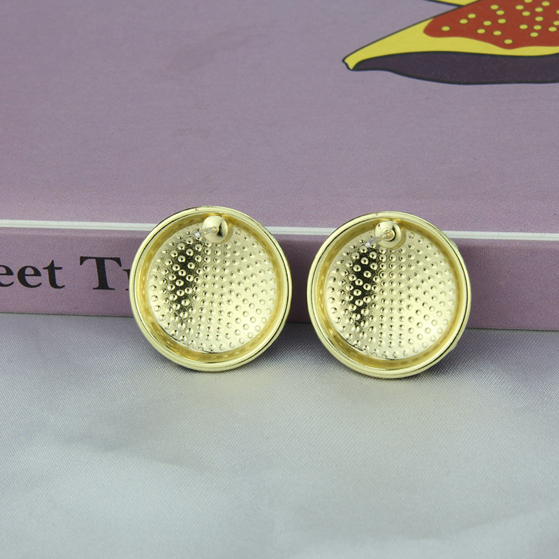 New Black White Mesh Earrings Simple Imitation Button Round Earrings display picture 4